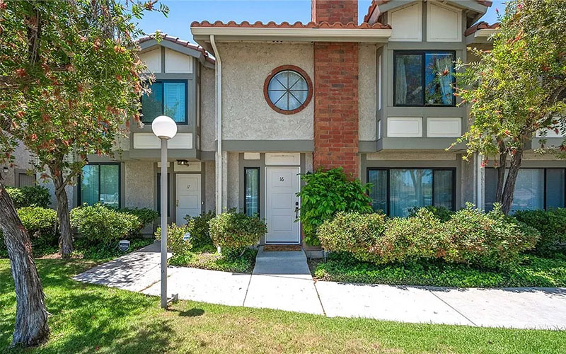 3 Bed 3 Bath Townhome For Sale Canoga Park CA 91307